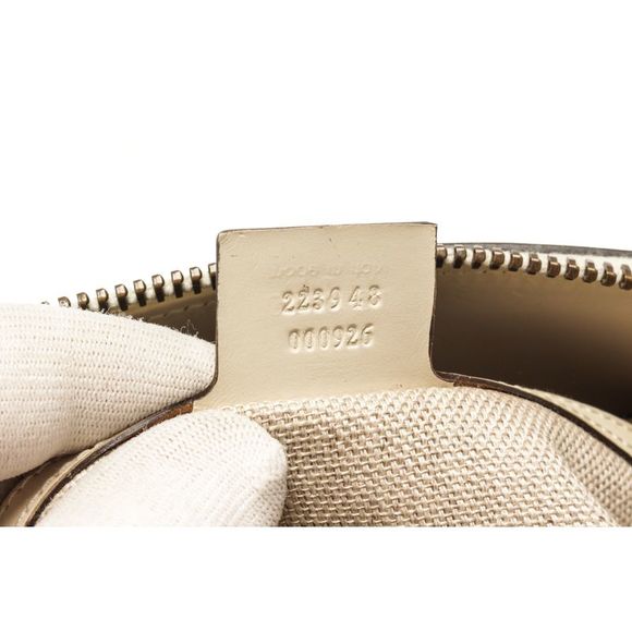 Pre Loved Gucci White Leather Lock Shoulder Bag - Picture 8 of 8